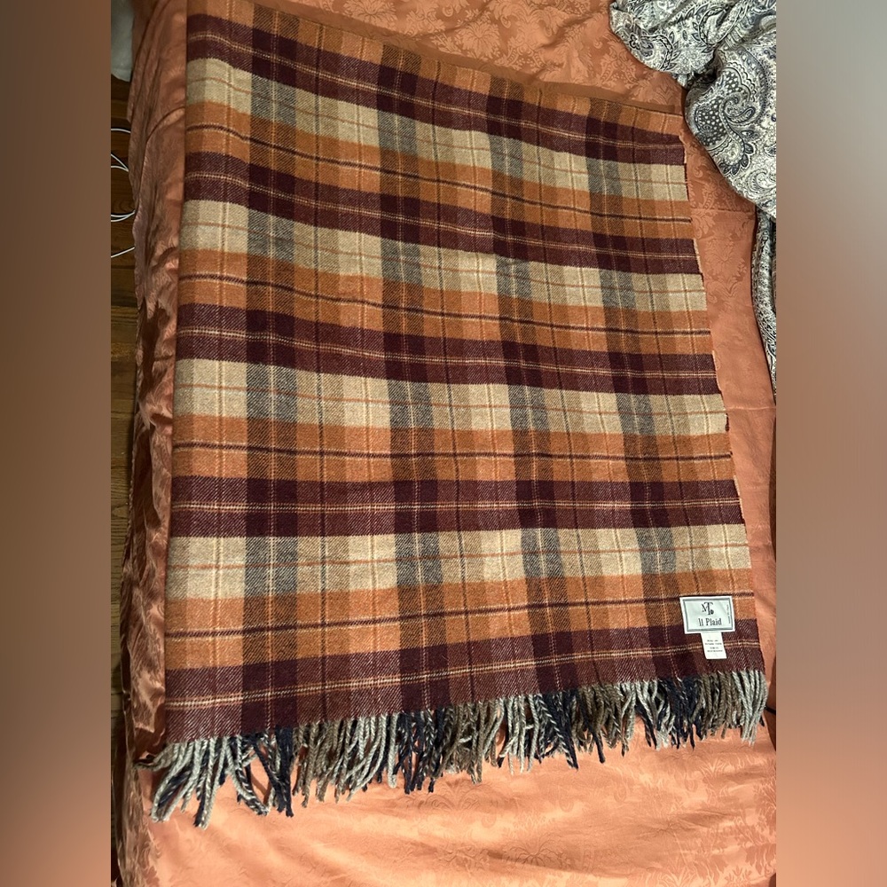 MT I1 Plaid Throw Blanket Wool Blend (80%) Italy ~54x64 Fringe